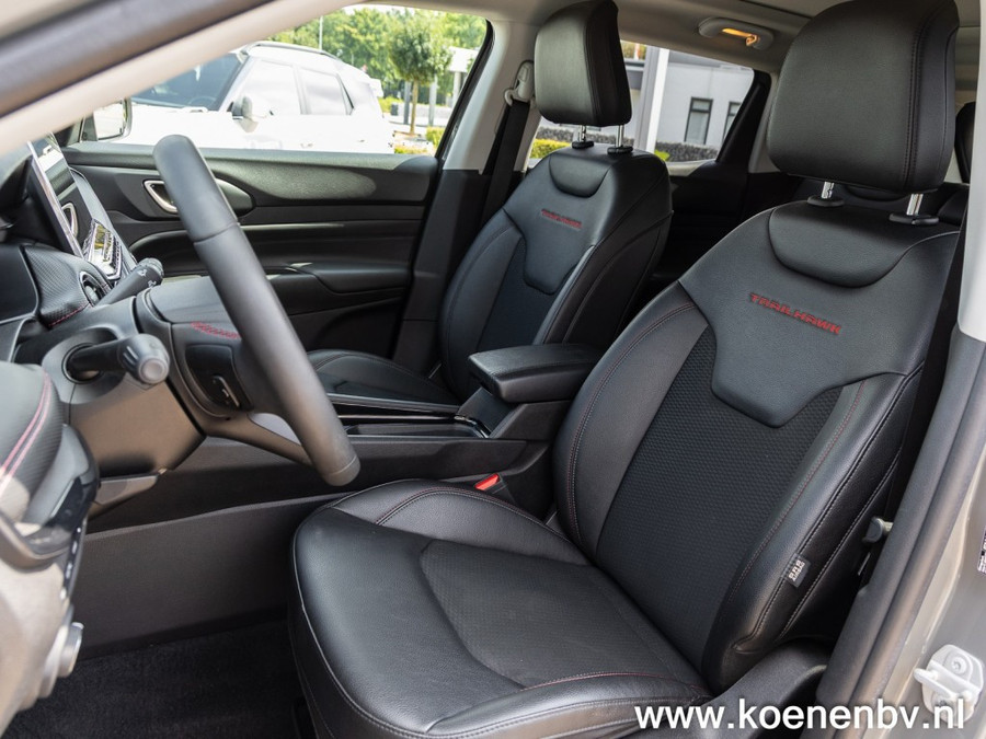 Jeep Compass 4xE 240pk 4x4 Autom. PHEV Trailhawk CLIMATE C. / PANO / CRUISE C.
