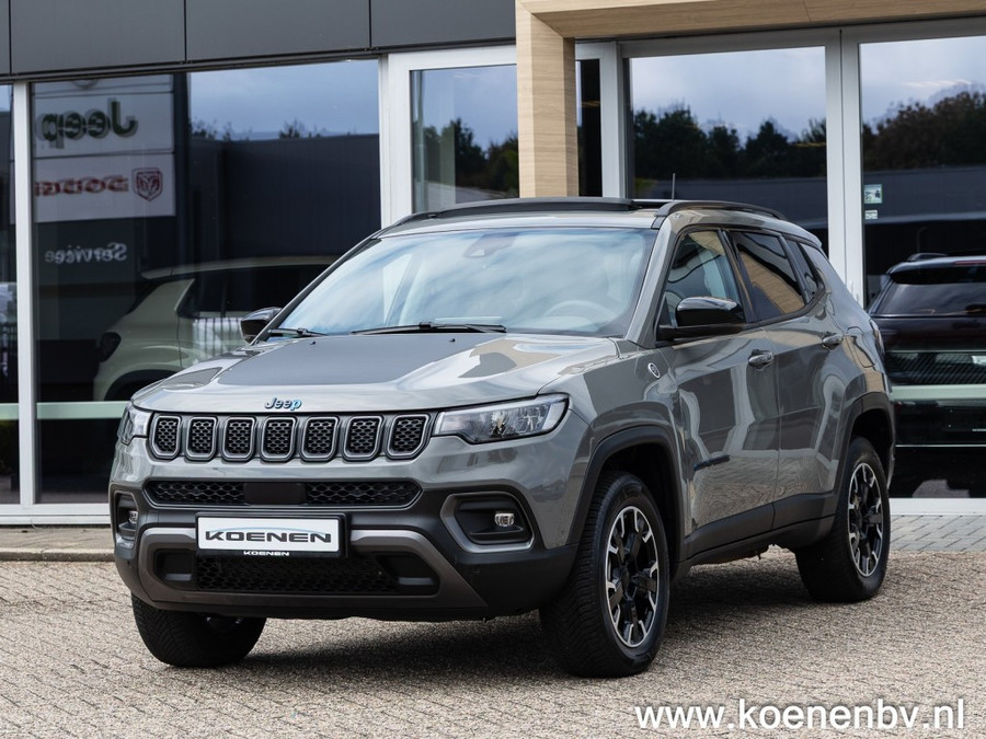 Jeep Compass 4xE 240pk 4x4 Autom. PHEV Trailhawk CLIMATE C. / PANO / CRUISE C.