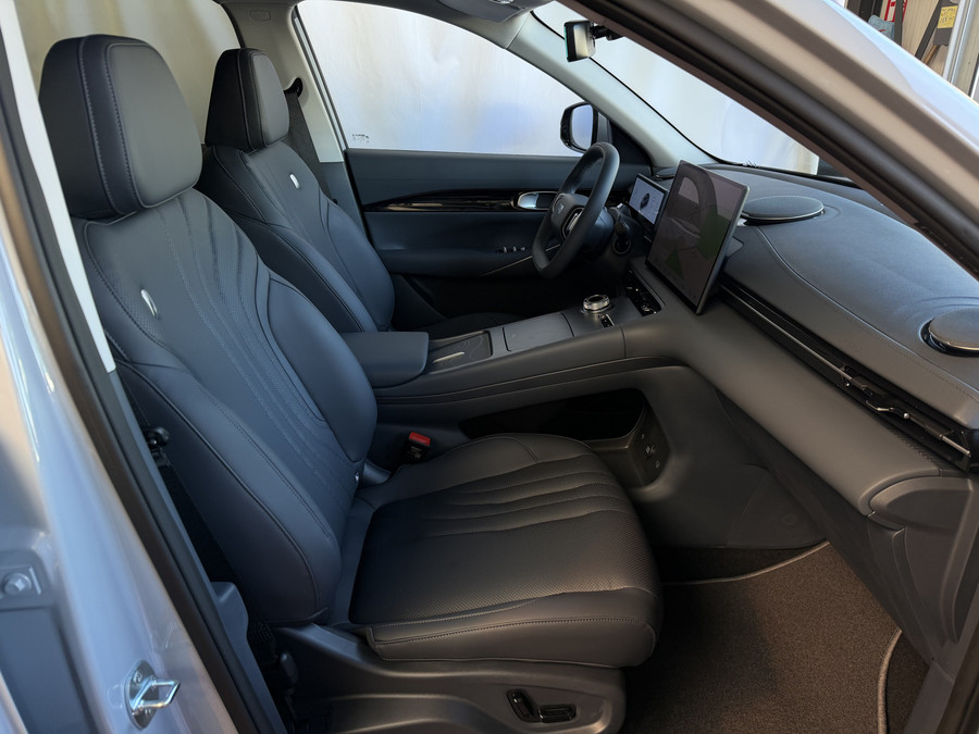 Geely E5 Pro+ 68 kWh | 475 km WLTP | Moonlight Silver 8 Jaar Garantie | 360° Camera | Warmtepomp | Leder | Bl