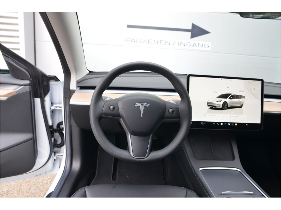 Tesla Model 3 Standard RWD Plus 60 kWh