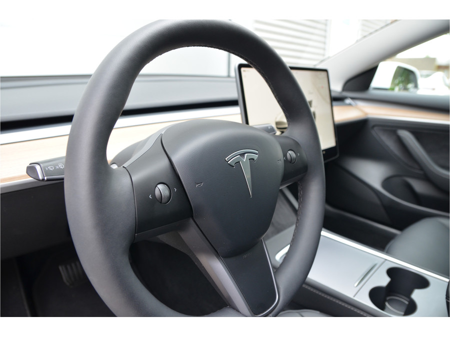 Tesla Model 3 Standard RWD Plus 60 kWh