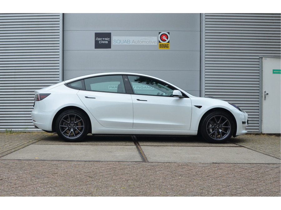 Tesla Model 3 Standard RWD Plus 60 kWh