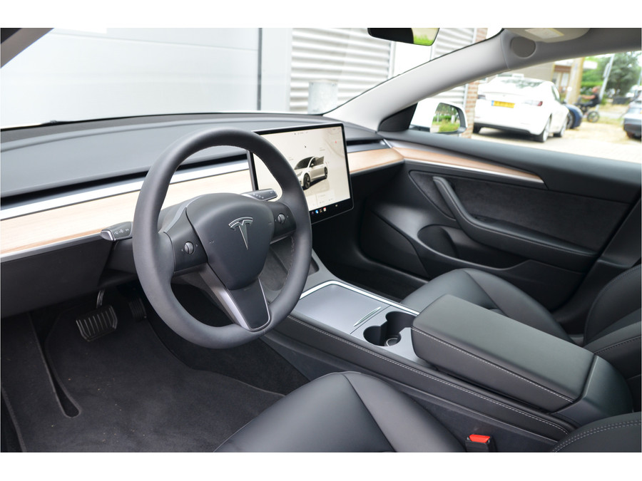 Tesla Model 3 Standard RWD Plus 60 kWh