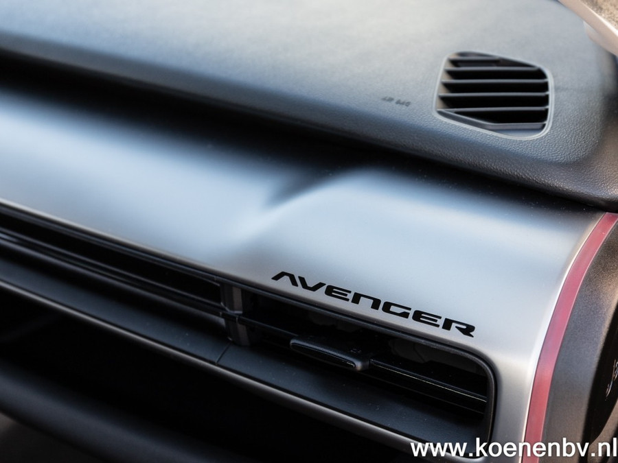Jeep Avenger 1.2 E-Hybrid SUMMIT Auto. PANO / LEER / ENTERTAINMENT PACK