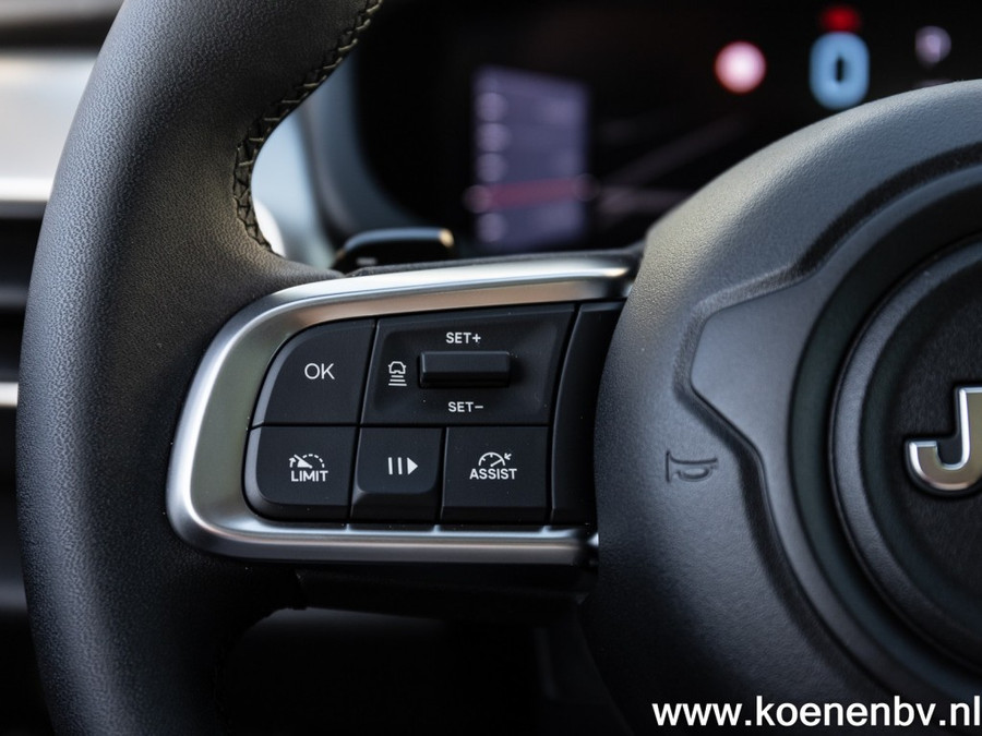 Jeep Avenger 1.2 E-Hybrid SUMMIT Auto. PANO / LEER / ENTERTAINMENT PACK