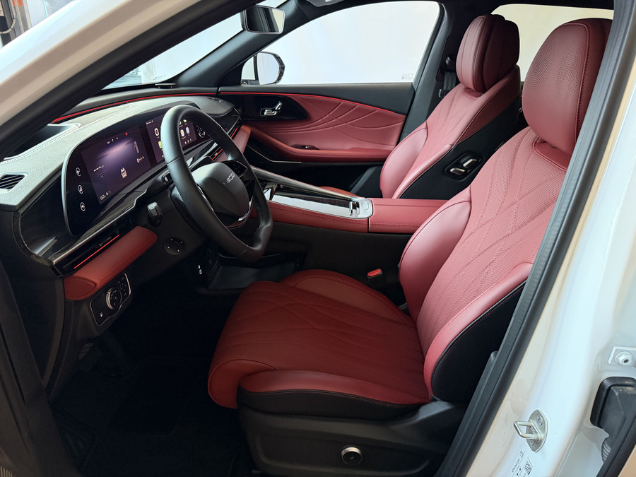 Omoda 9 OMODA 9 PREMIUM AWD 538 PK | Stary White | Rood Leer LUXE PHEV SUV | 145 KM ELEKTRISCH | ONGEBRUIKTE