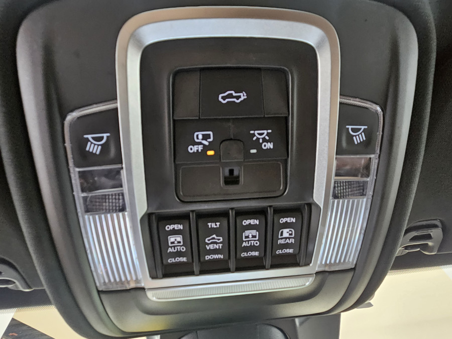 Dodge RAM Van 1500 5.7 V8 4x4 Crew Cab Limited Longhorn Full Option
