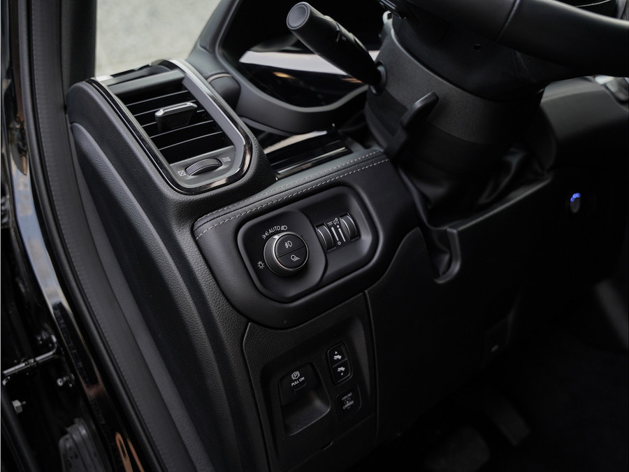 Dodge RAM 1500 Limited Night 549pk Hurricane H-O