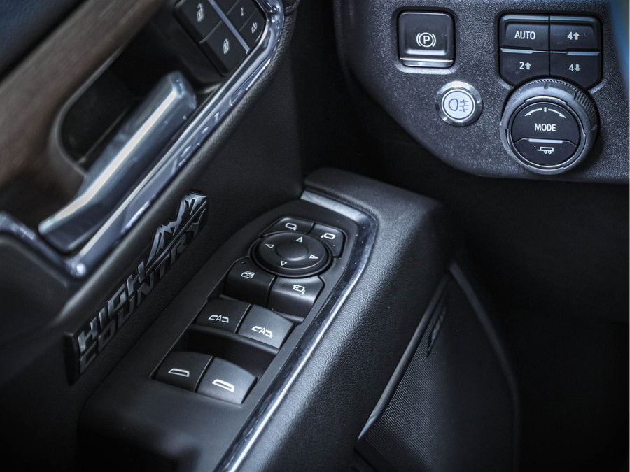 Chevrolet Silverado 1500 High Country | Black Ops Dark Ash M | Nieuw geleverd