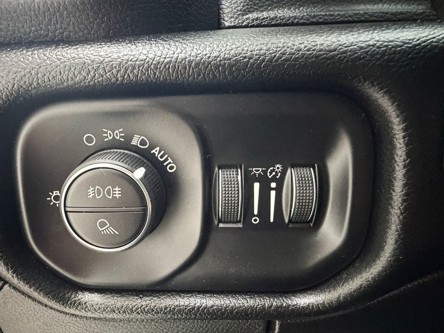 Dodge RAM 1500 5.7 V8 Widebody Full Options incl LPG deksel