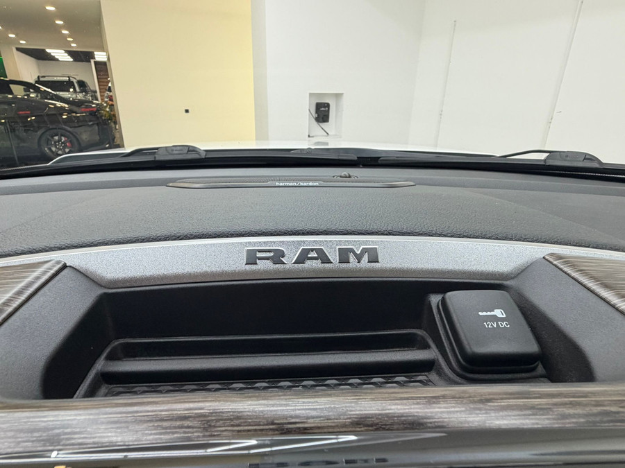 Dodge RAM 1500 5.7 V8 Widebody Full Options incl LPG deksel