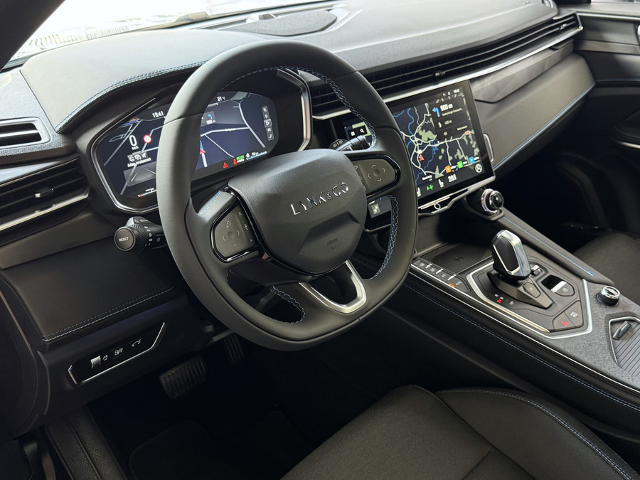 Lynk & Co 01 ✅1.5 261 PK NIEUWE AUTO ✅ 2025 / STOEL VERW. 1.5 261 PK ZWARTE HEMEL 360CAM