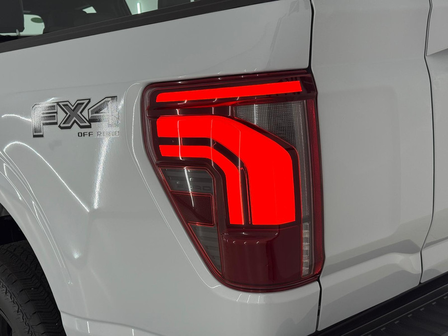 Ford F-150 5.0 V8 Lariat black FX4 / B&O / Pano / HUD