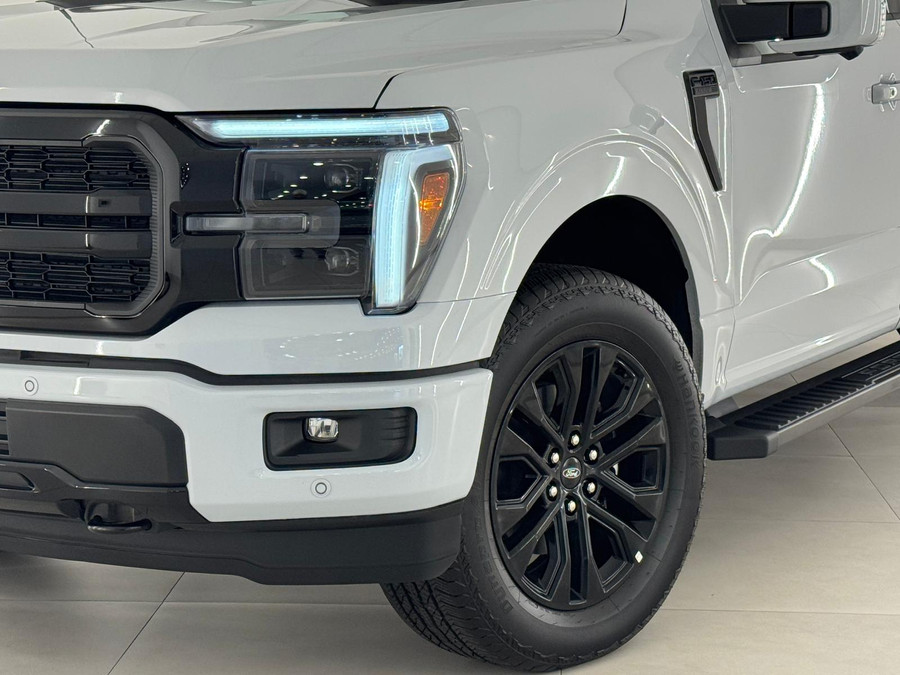 Ford F-150 5.0 V8 Lariat black FX4 / B&O / Pano / HUD