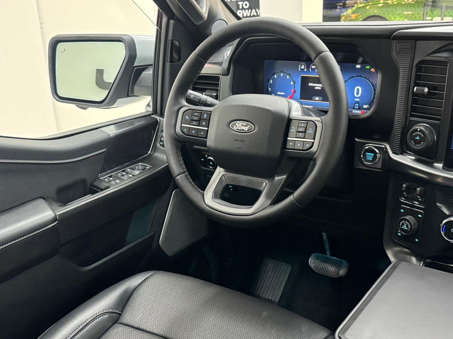 Ford F-150 5.0 V8 Lariat black FX4 / B&O / Pano / HUD