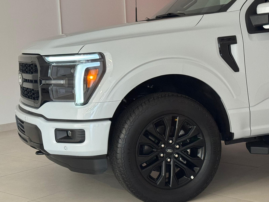 Ford F-150 5.0 V8 Lariat black FX4 / B&O / Pano / HUD