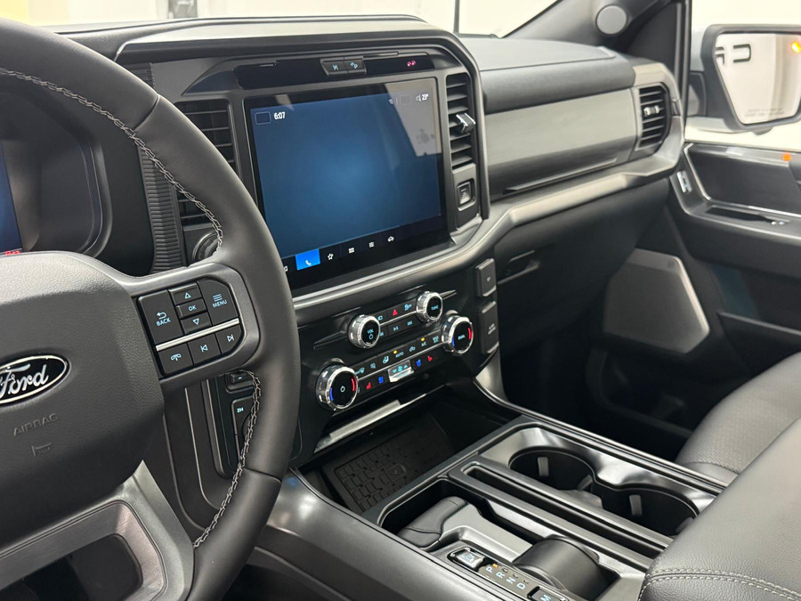 Ford F-150 5.0 V8 Lariat black FX4 / B&O / Pano / HUD