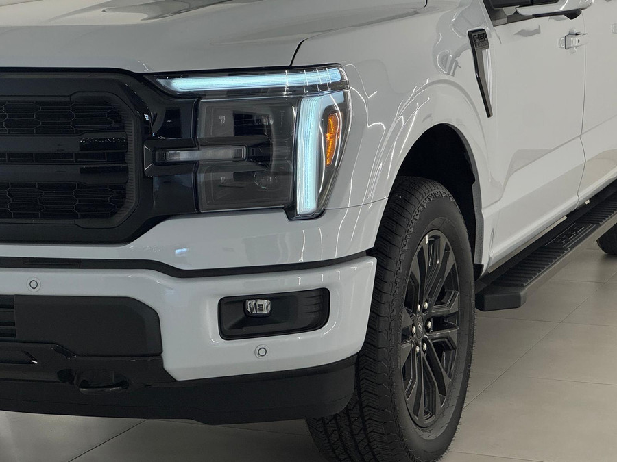 Ford F-150 5.0 V8 Lariat black FX4 / B&O / Pano / HUD