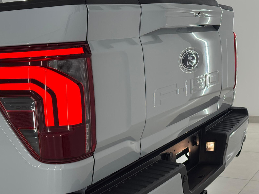 Ford F-150 5.0 V8 Lariat black FX4 / B&O / Pano / HUD