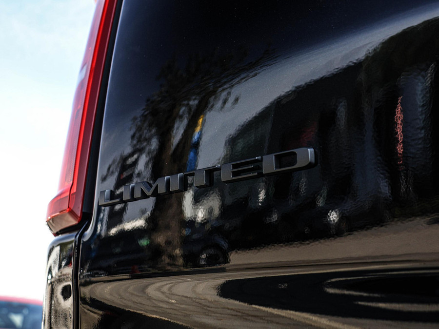 Dodge RAM 1500 540 PK HO Crew Cab Limited Night