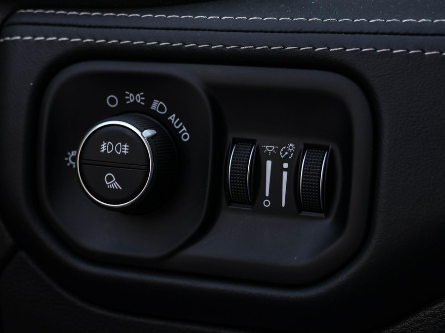 Dodge RAM 1500 540 PK HO Crew Cab Limited Night