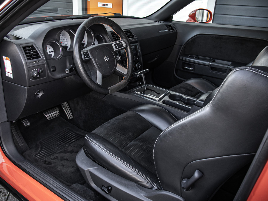 Dodge Challenger | SRT-8 First Edition