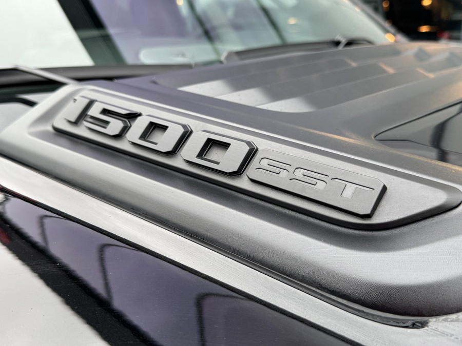 Dodge Ram 1500 Laramie Night Hurricane