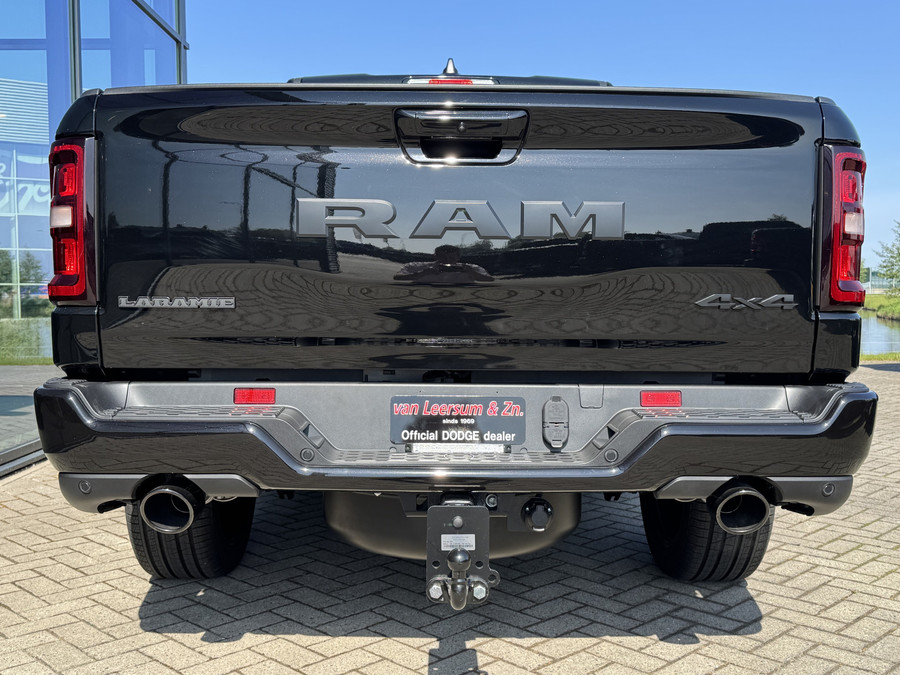 Dodge Ram 1500 Laramie Night Hurricane