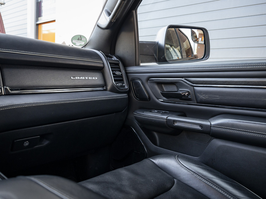 Dodge RAM 1500 Limited Night Edition | Stoelmassage | Dubbele LPG Installatie