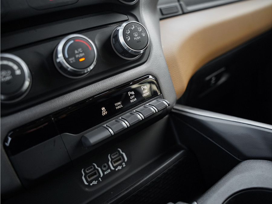 Dodge RAM 1500 CrewCab Bighorn 3.6L V6 eTorque