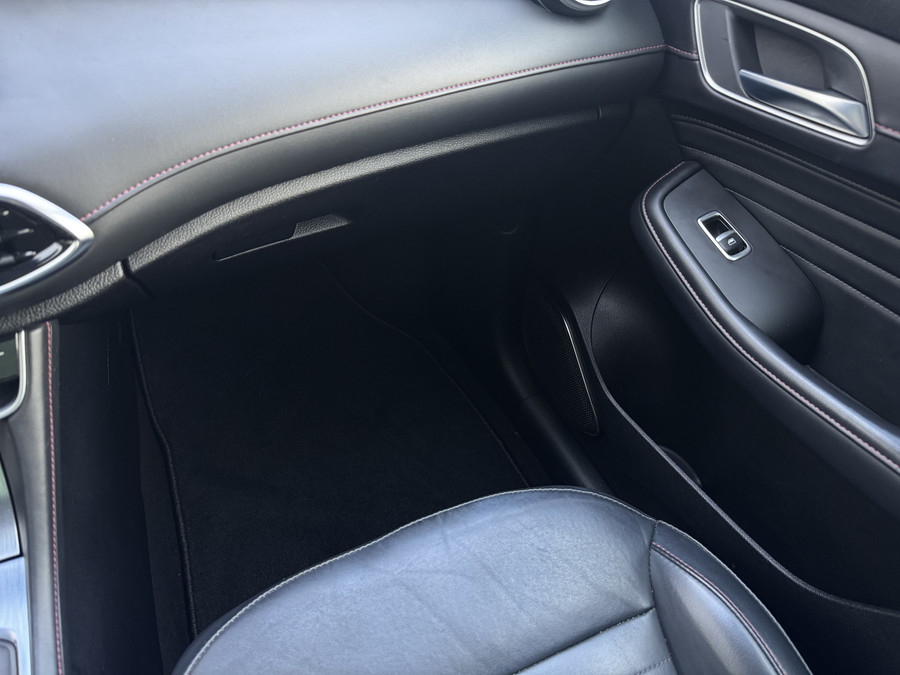 MG EHS 1.5 TGDI Luxury