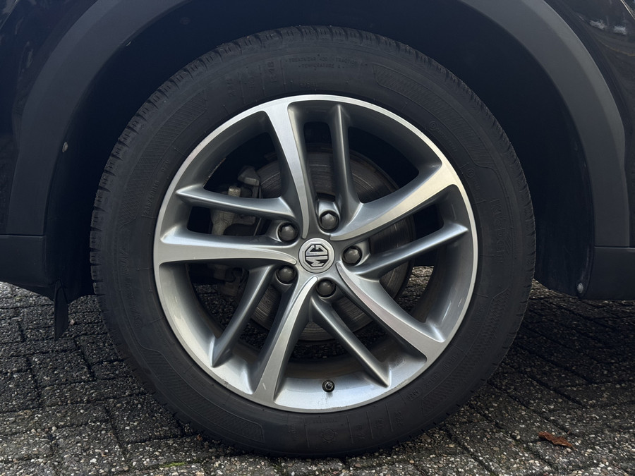 MG EHS 1.5 TGDI Luxury