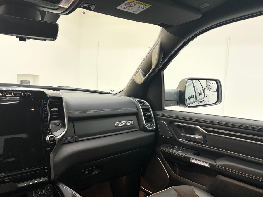 Dodge RAM 1500 5.7 V8 4x4 Laramie Night