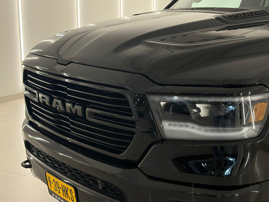 Dodge RAM 1500 5.7 V8 4x4 Laramie Night
