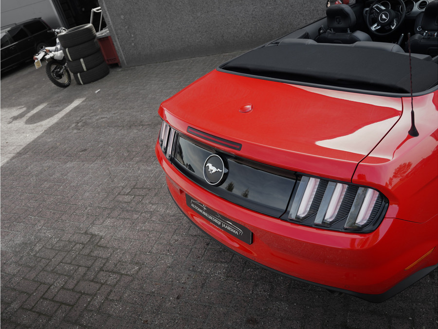 Ford Mustang Convertible 2.3L EcoBoost 317pk