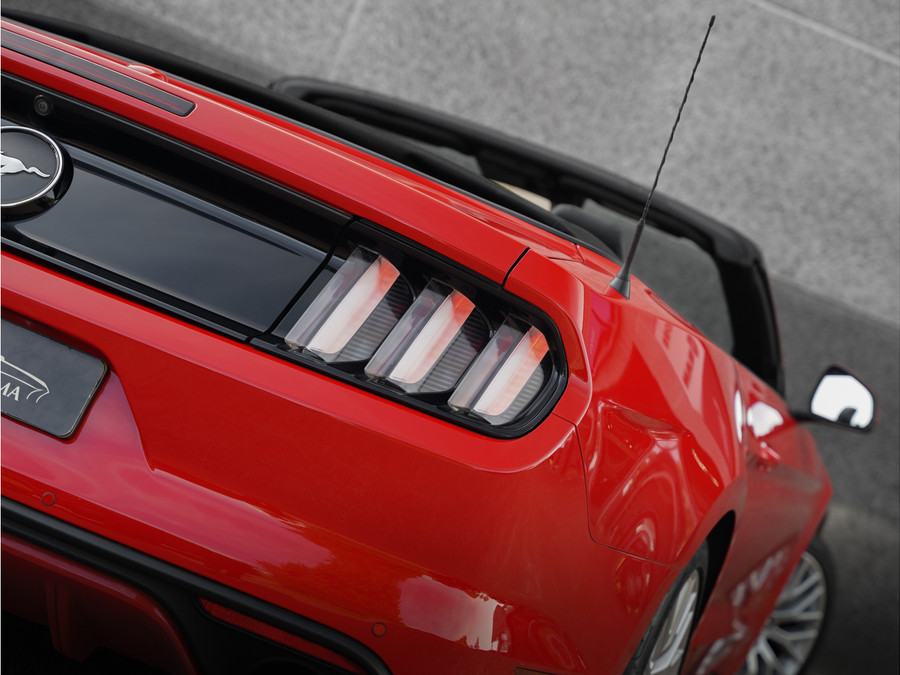 Ford Mustang Convertible 2.3L EcoBoost 317pk