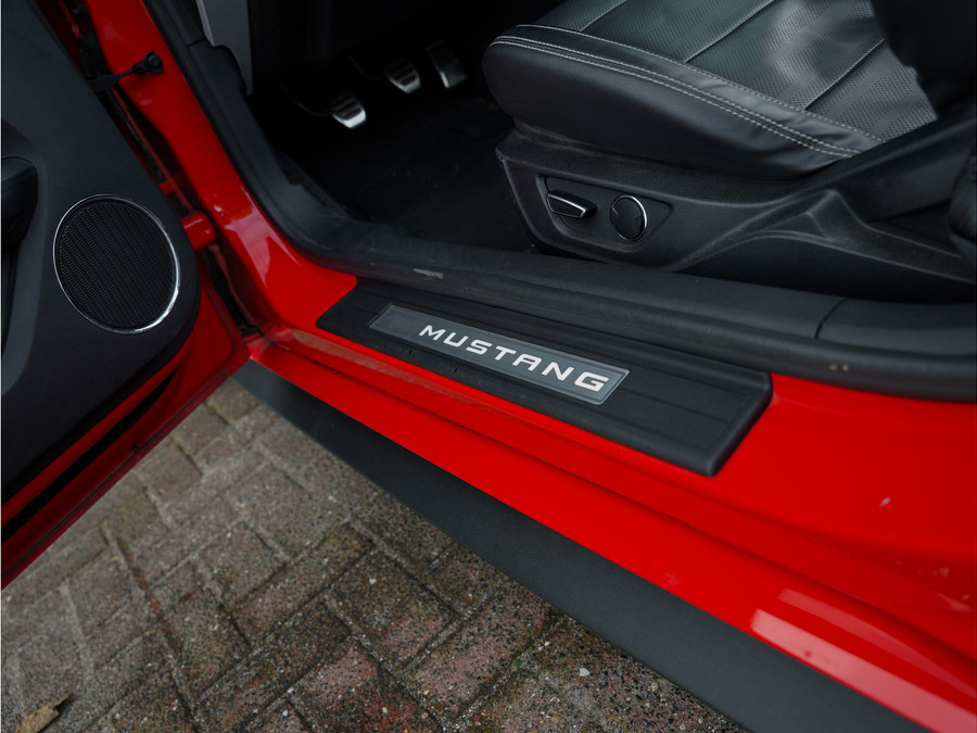Ford Mustang Convertible 2.3L EcoBoost 317pk