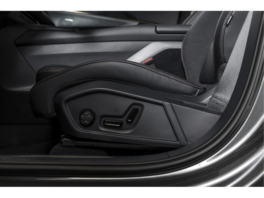 Lynk & Co 08 1.5 PHEV 349 PK More