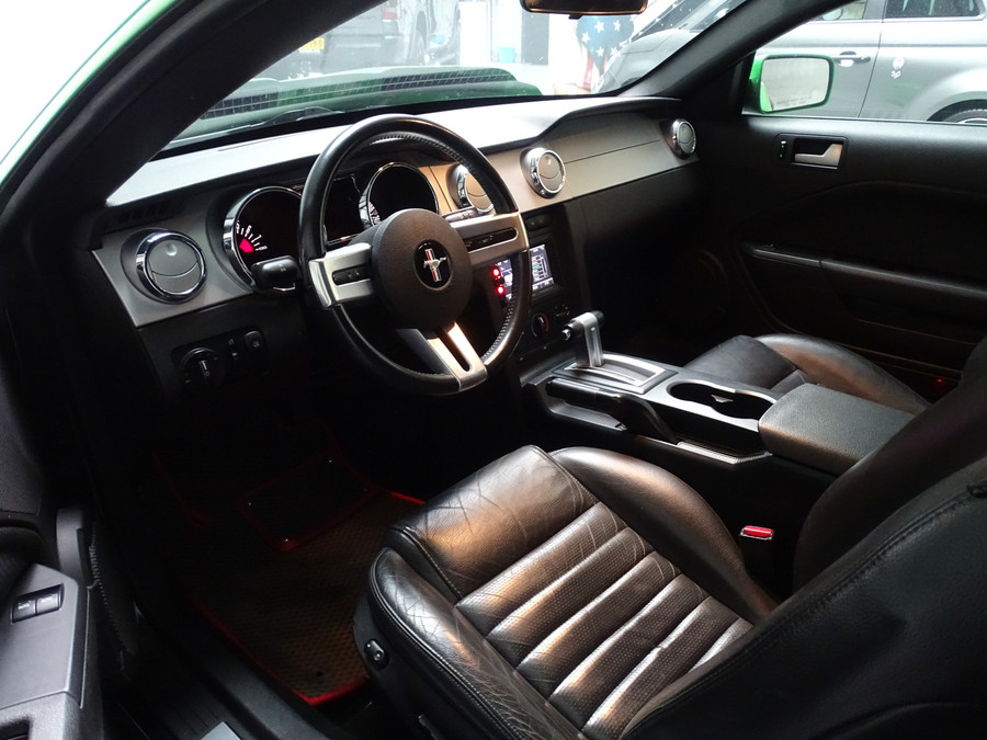 Ford Mustang V8 GT