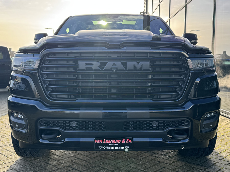Dodge RAM 1500 Laramie Night XXL Hurricane