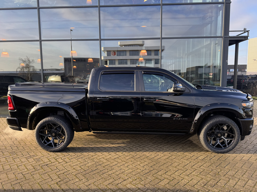 Dodge RAM 1500 Laramie Night XXL Hurricane