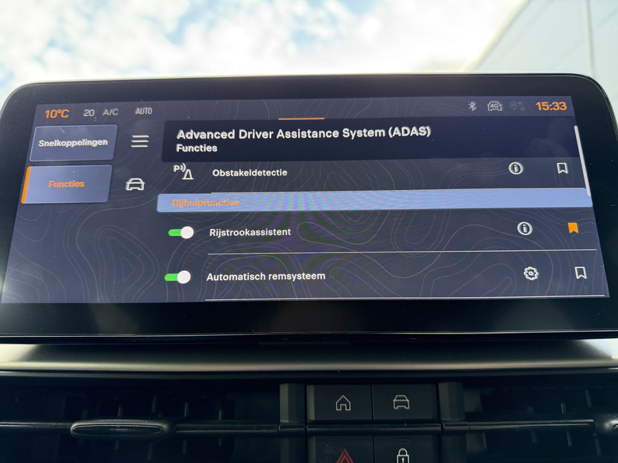 Jeep Avenger 1.2 e-Hybrid Summit (JBL - Keyless Entry - Elektrische Klep - Adaptieve Cruise Controle - Camera - A