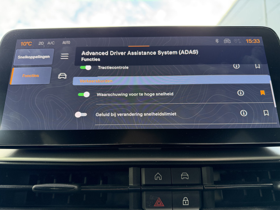 Jeep Avenger 1.2 e-Hybrid Summit (JBL - Keyless Entry - Elektrische Klep - Adaptieve Cruise Controle - Camera - A