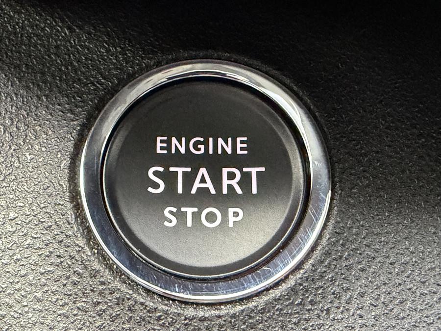 Jeep Avenger 1.2 e-Hybrid Summit (JBL - Keyless Entry - Elektrische Klep - Adaptieve Cruise Controle - Camera - A