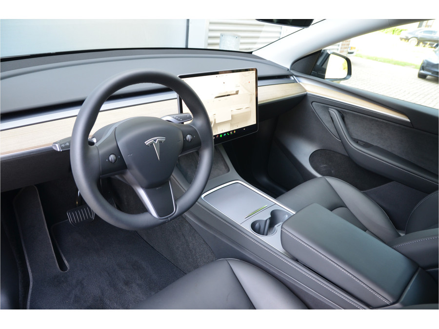Tesla Model Y RWD 58 kWh