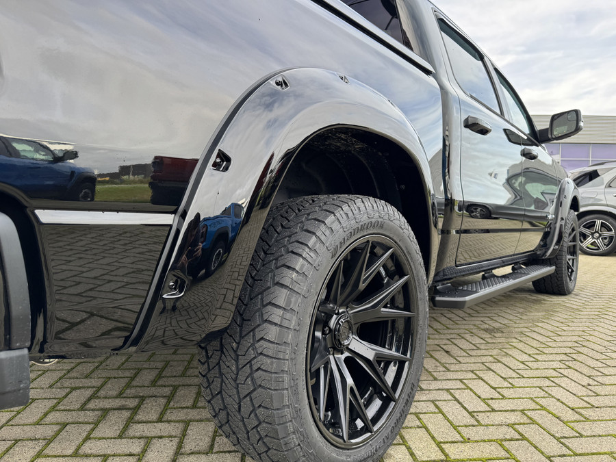 Dodge Ram 1500 Laramie Sport XXL Hurricane