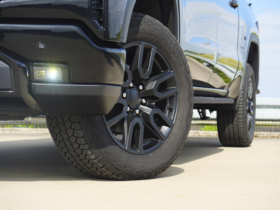 GMC Sierra 1500 | AT4 | 6.2L V8 |