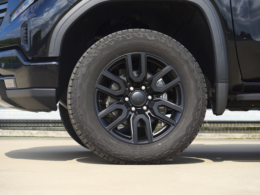 GMC Sierra 1500 | AT4 | 6.2L V8 |