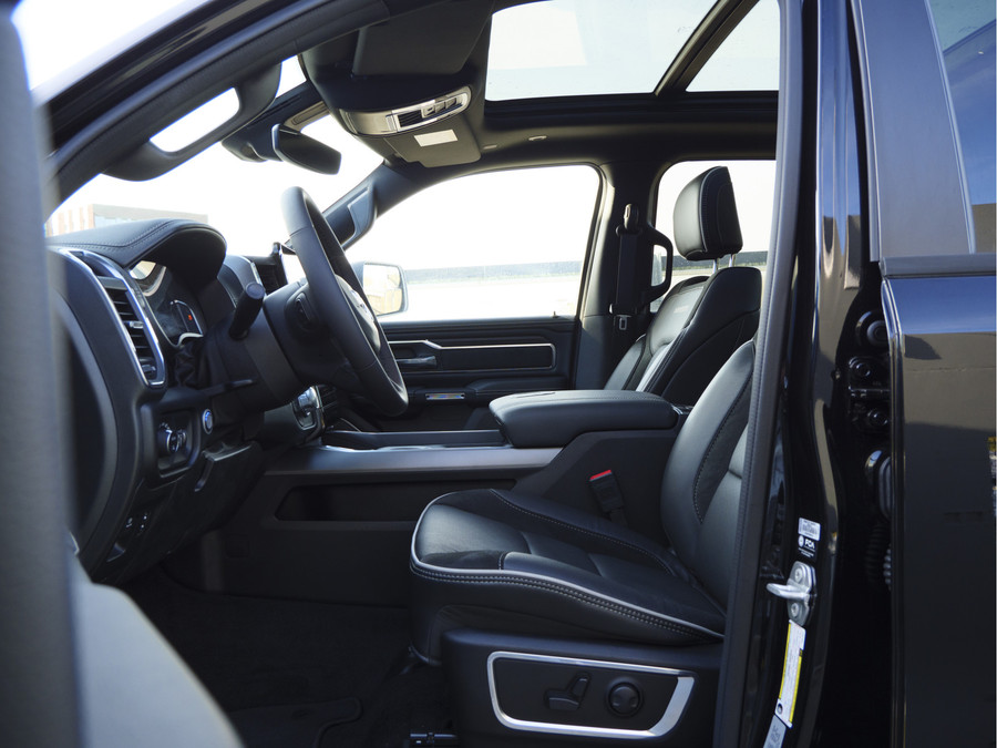 Dodge Ram 1500 | Laramie | Premium Night | 3.0L I6 Hurricane | 4X4