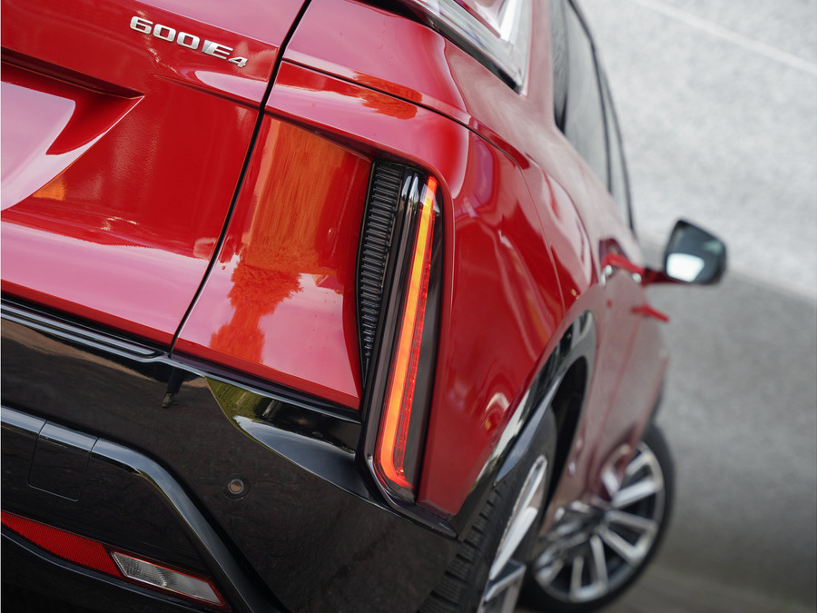 Cadillac LYRIQ Sport 600 E4